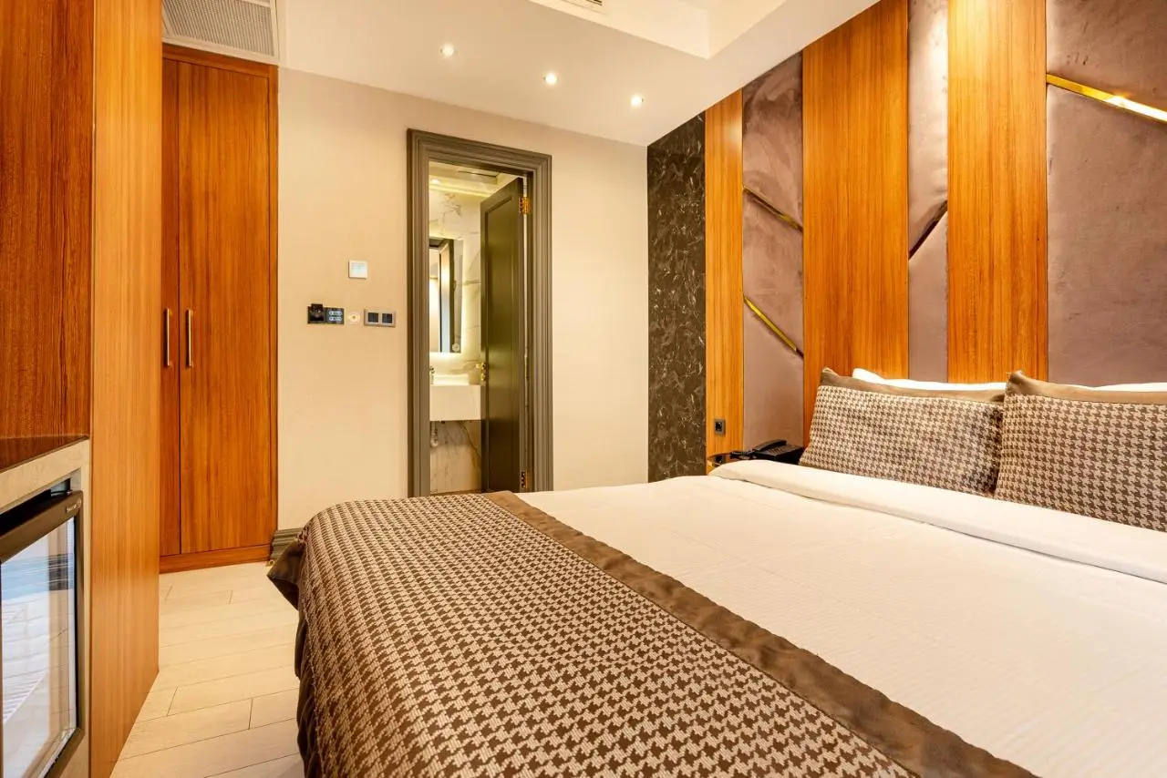 Santra Hotel