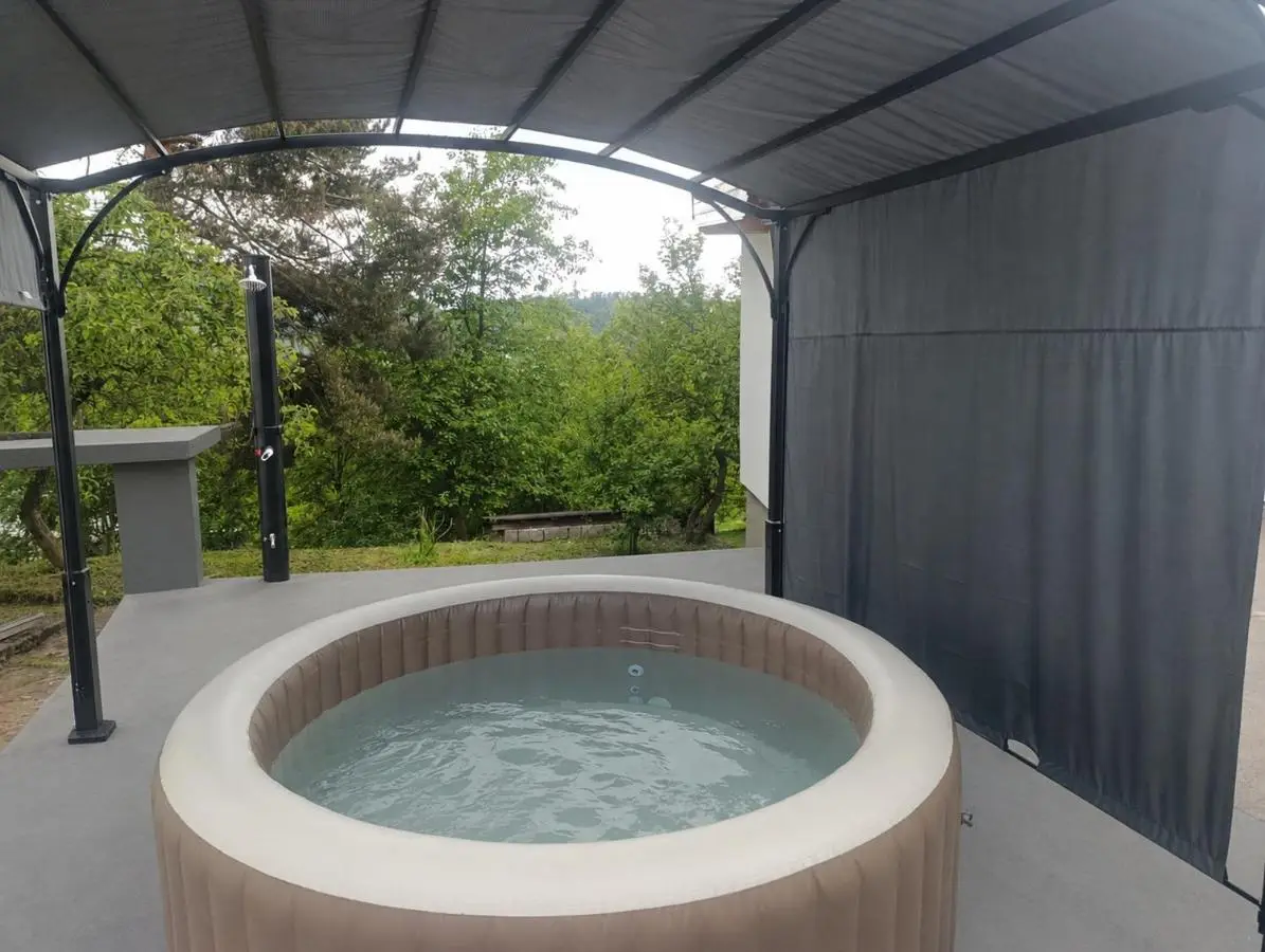 Sarajevo Hills-POOL&JACUZZI private garden Home-Near Old Town