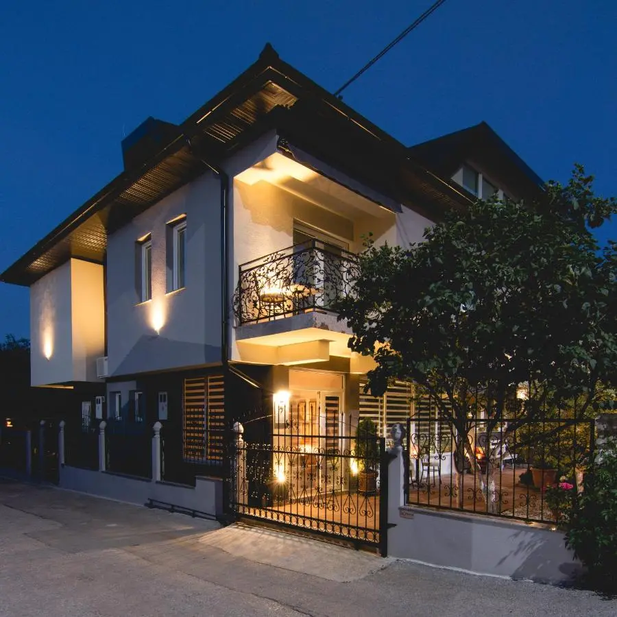 APARTMENTS VRANAS