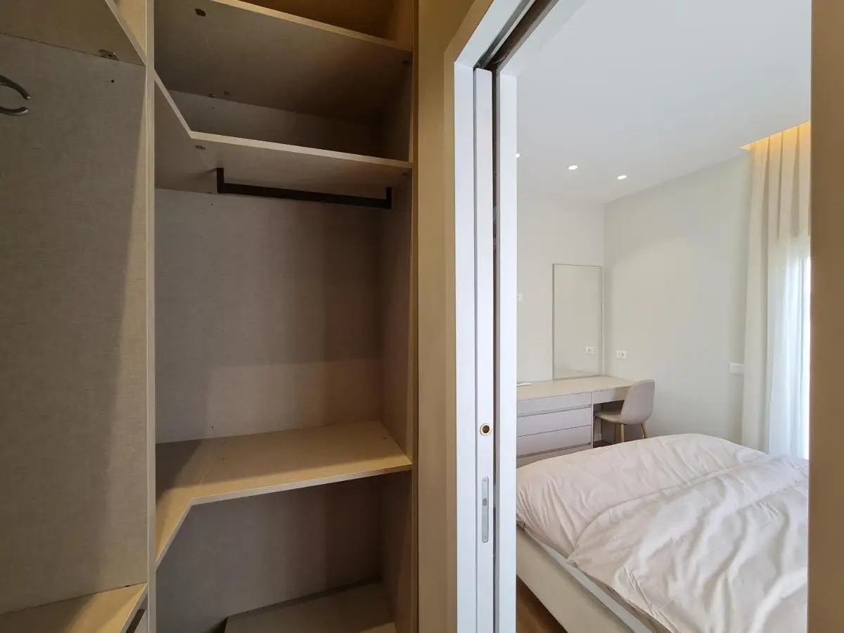 Adore - Modern Apartment