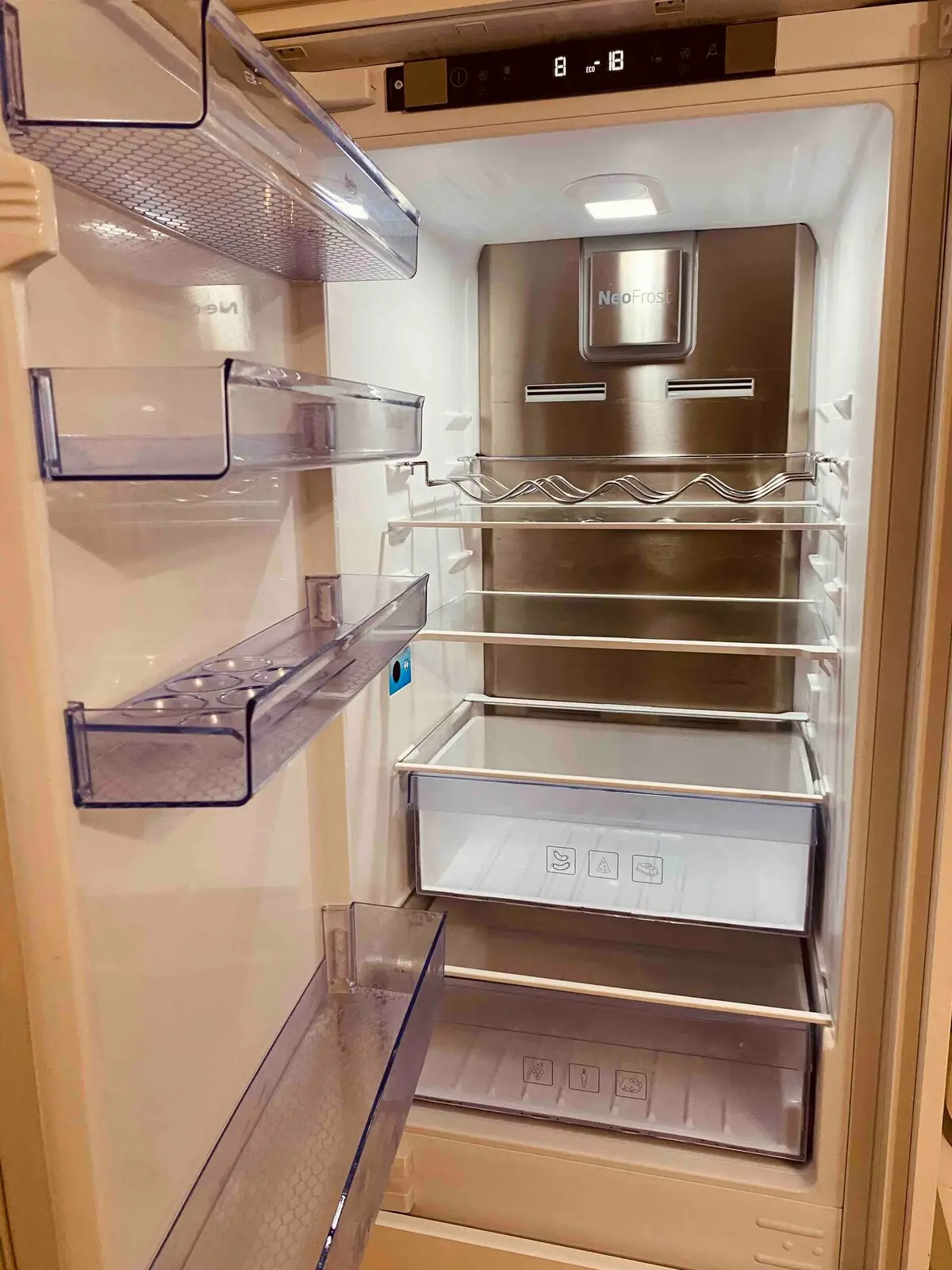 DeluxeSuite, Full Kitchen, KingSize Bed, AC WiFi