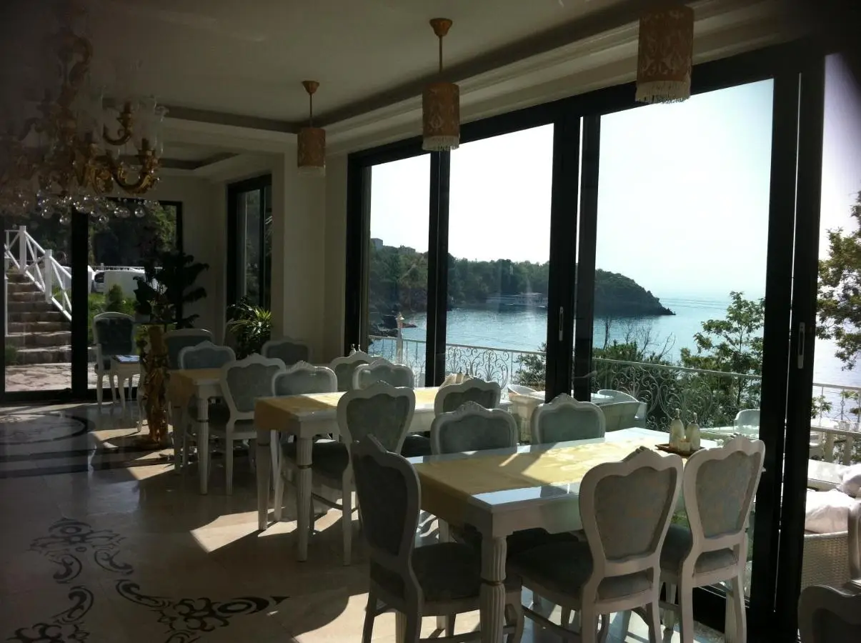 Bab-i Zer Hotel