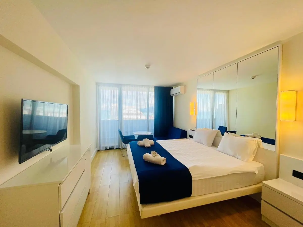Royal Sea Breeze Apartments