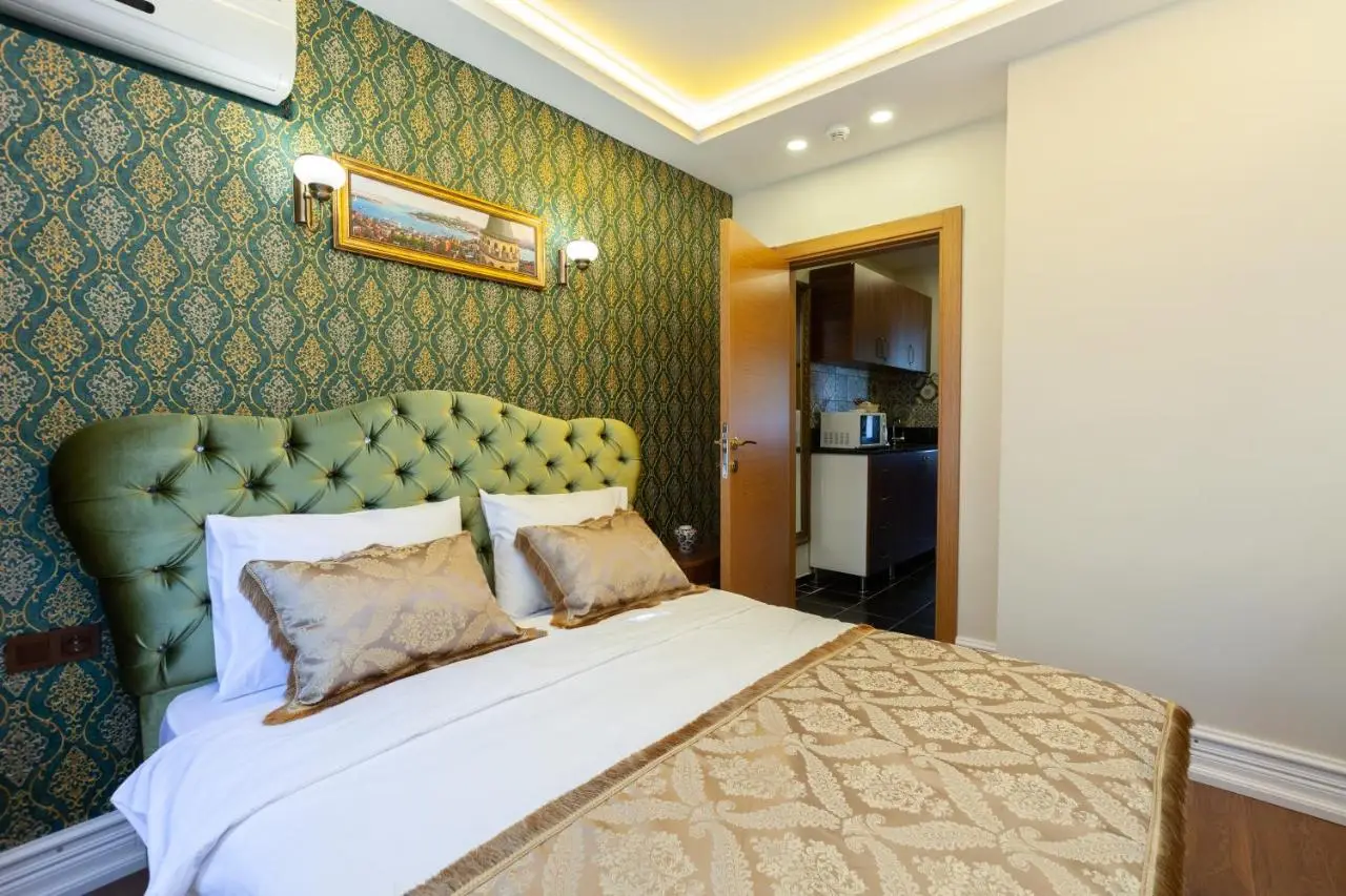 Rose Mansion by Otantik Suites