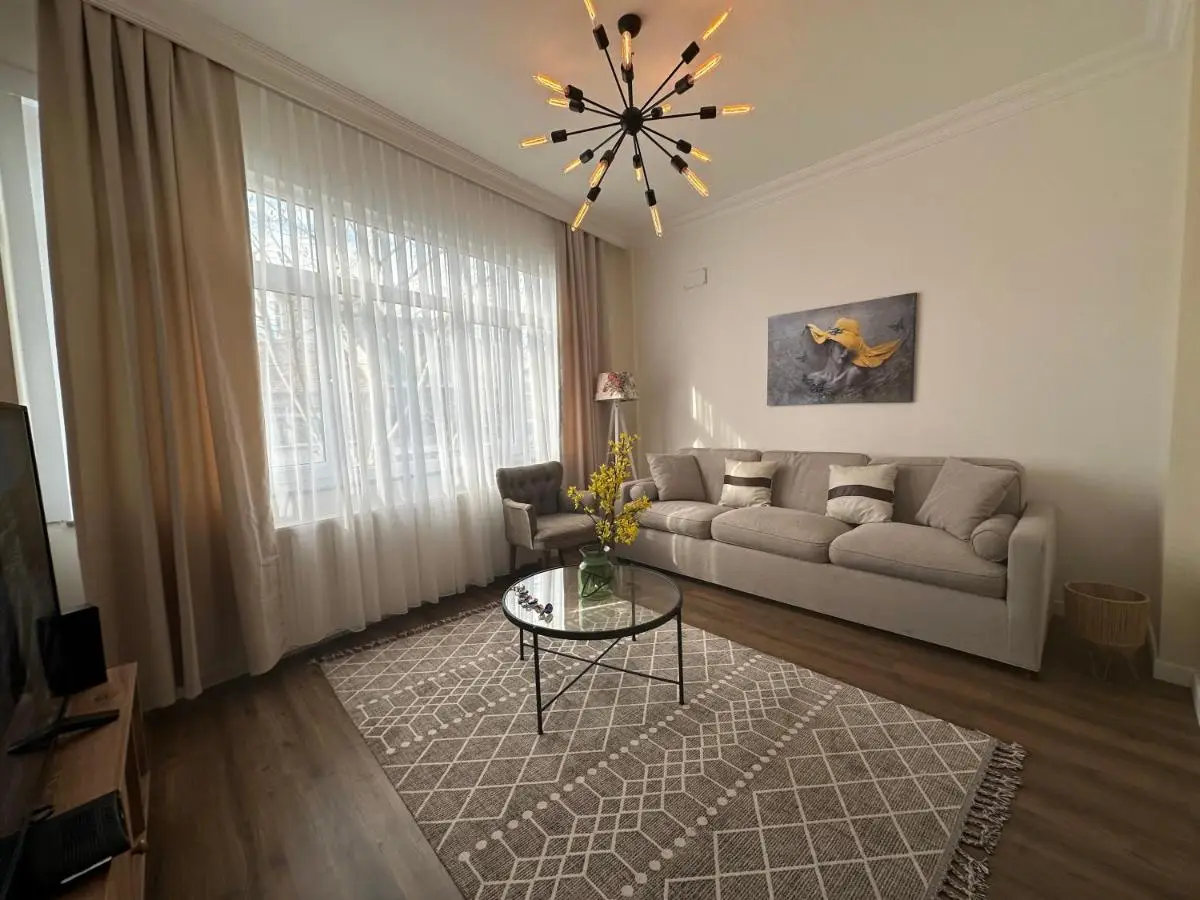 Center of city in Beşiktaş 2 plus 1 with 2 Bathroom and 3 Air Conditioner