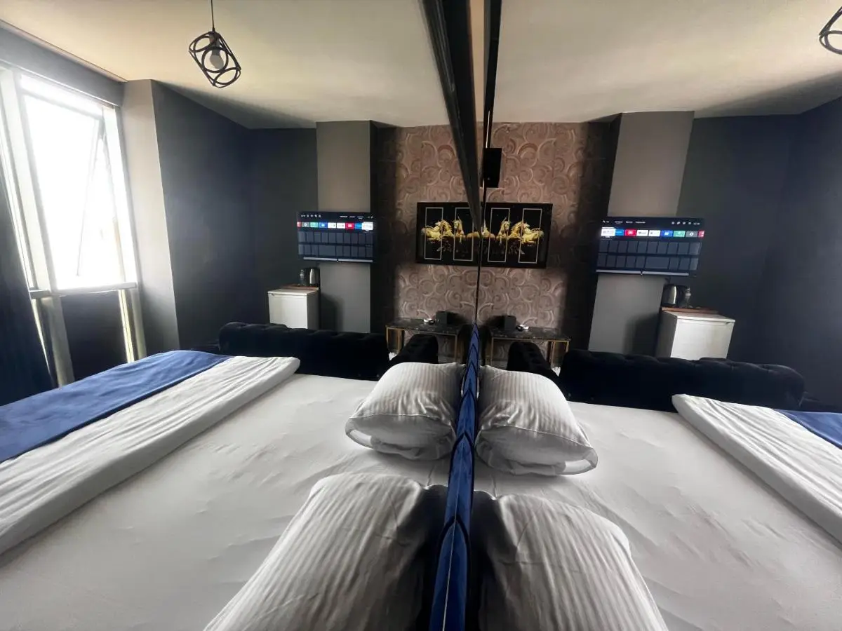 216 Hill Suites