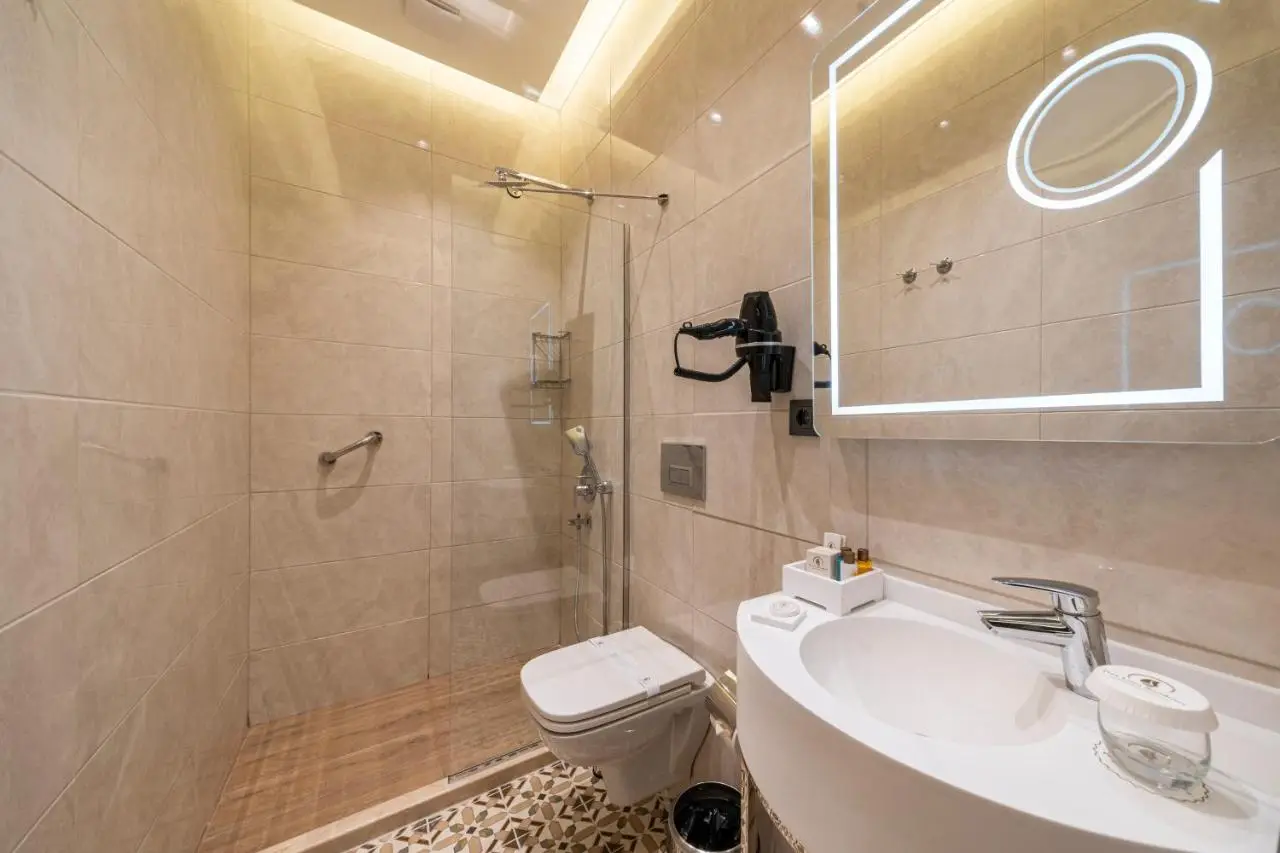 Pera Luna Premium Hotel