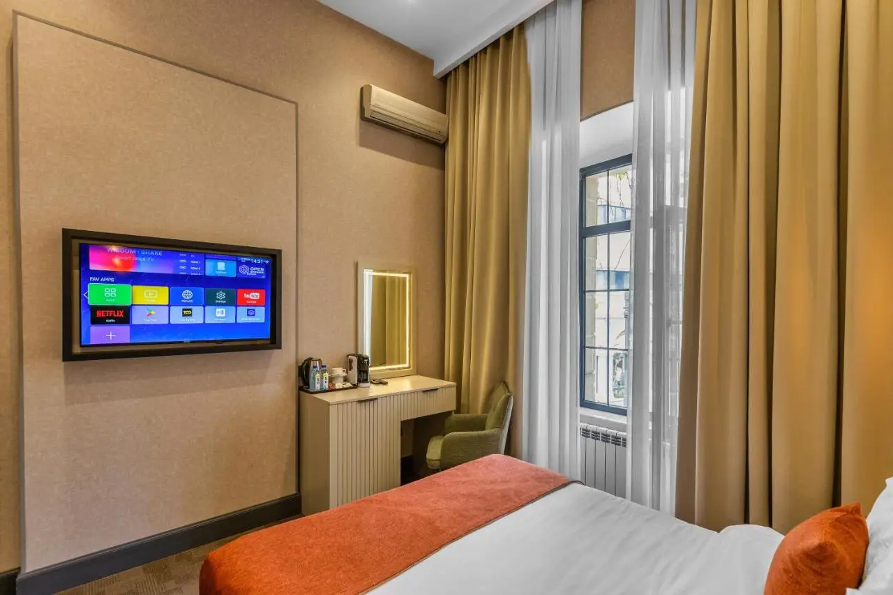 Nizami Central Park Hotel