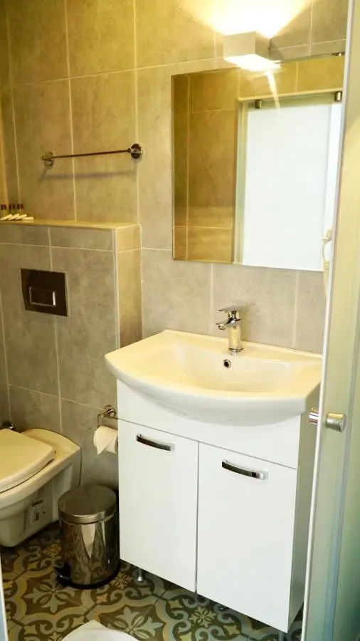 QONAQ HOTEL & SUITES