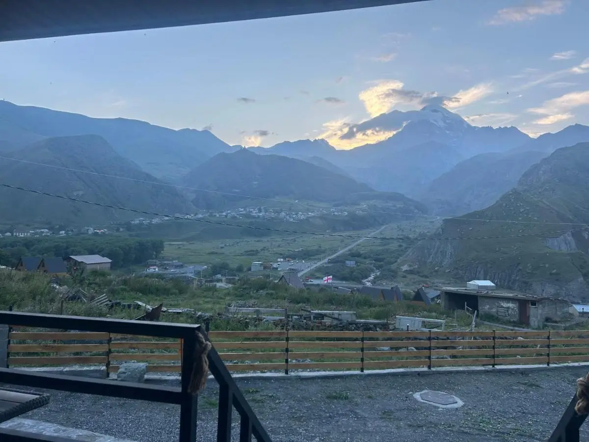 Kazbegi cottage kide- ყაზბეგში კოტეჯი კიდე