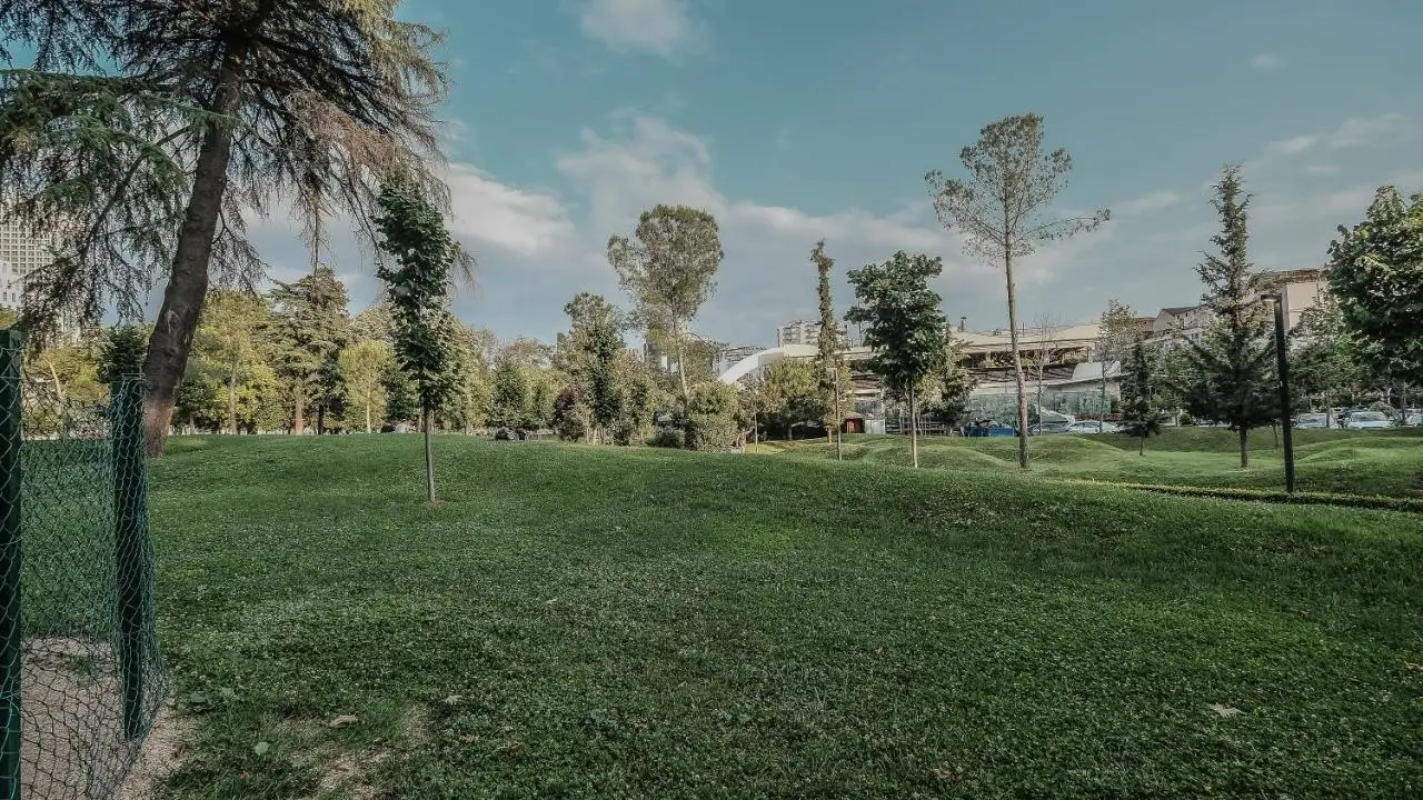Kelly's Cozy Hideaway - Central Tirana