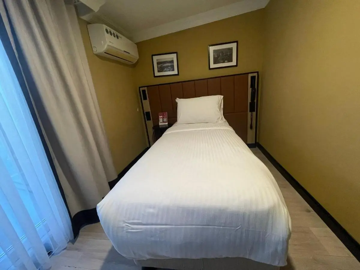 EA Exclusive Hotel