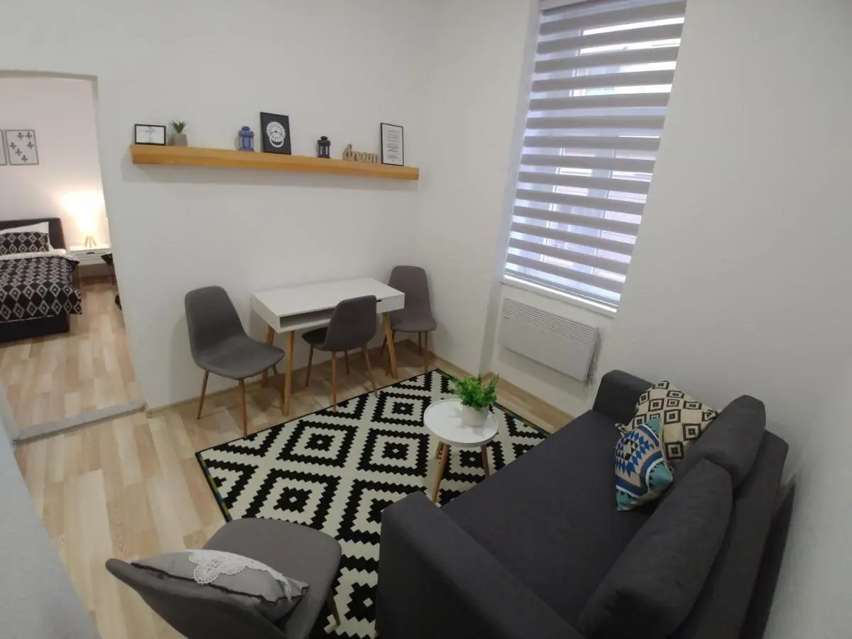 Apartments Sari