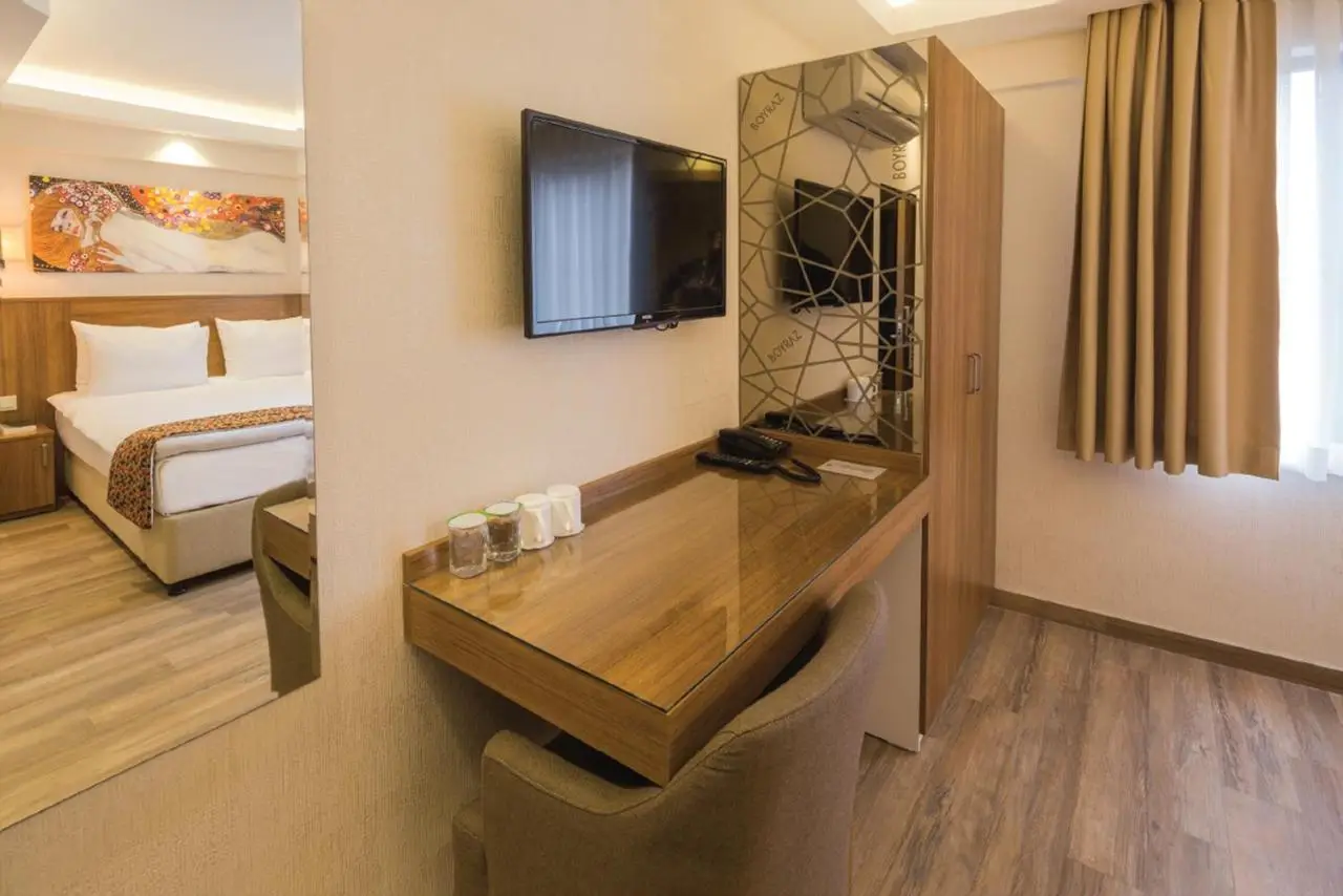 BGuest Hotel & Residence