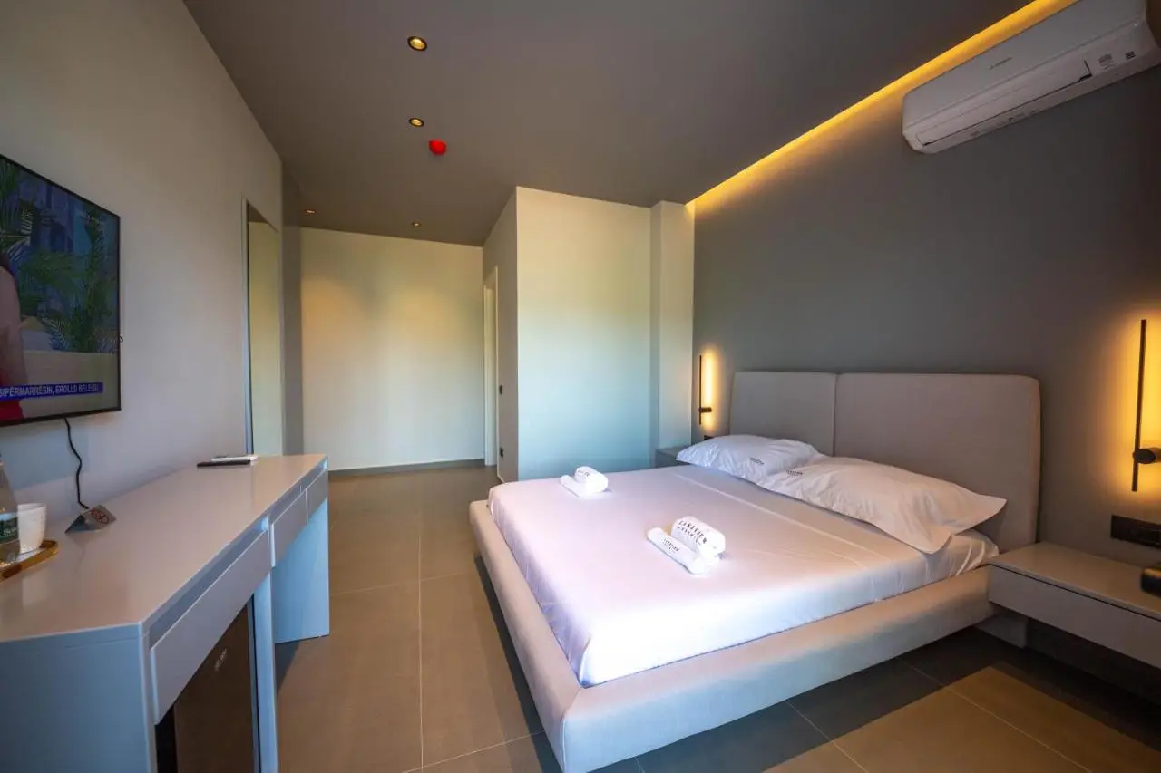 Lake View Rooms Ksamil