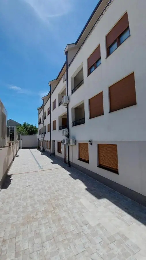 Apartments Kapetanovina