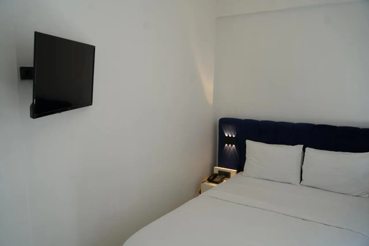 Sword Suit Hotel
