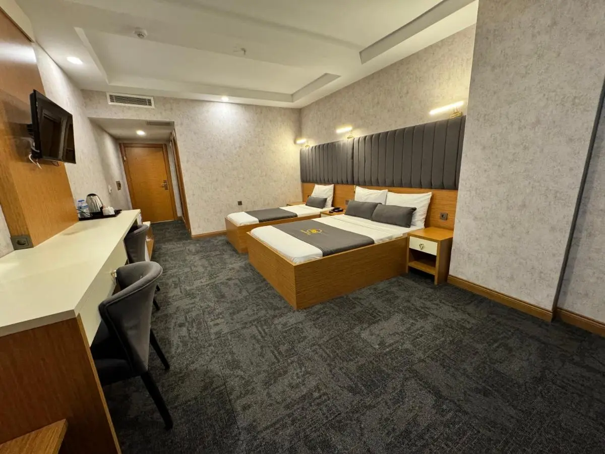 E5 PARK OTEL