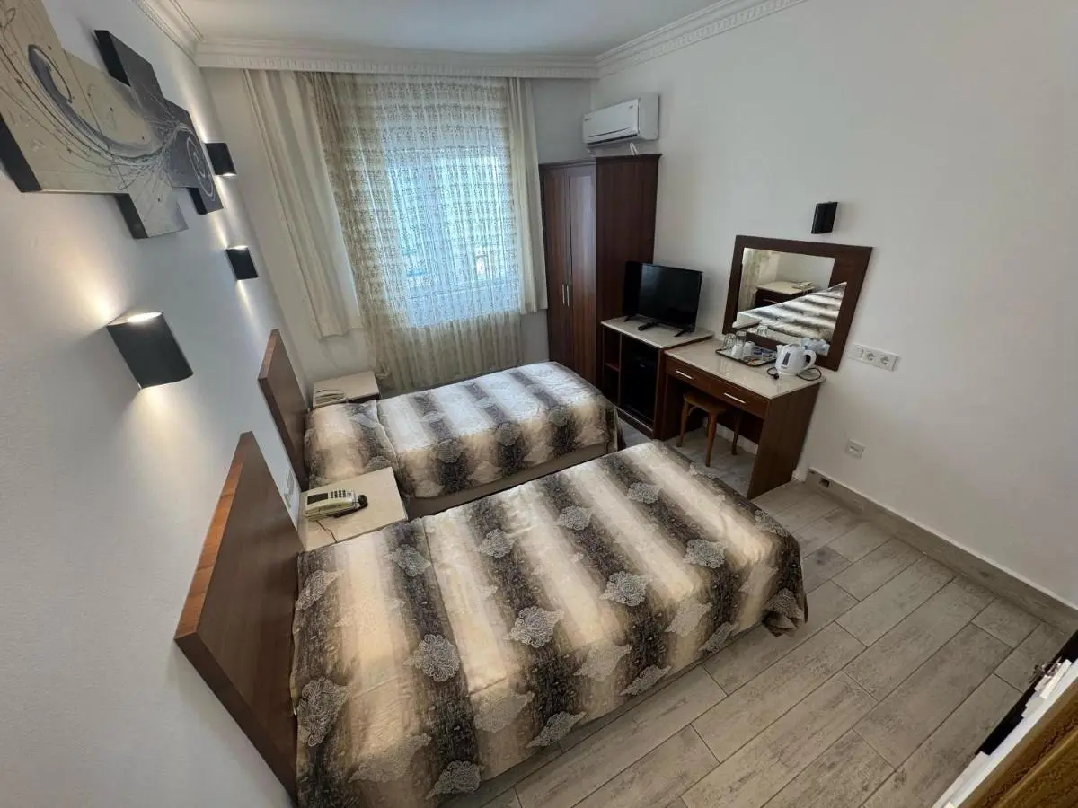 Hanedan Hotel