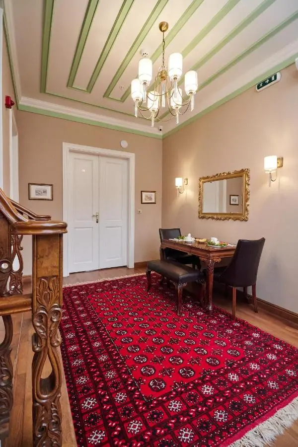 White Palace Old City Boutique Hotel