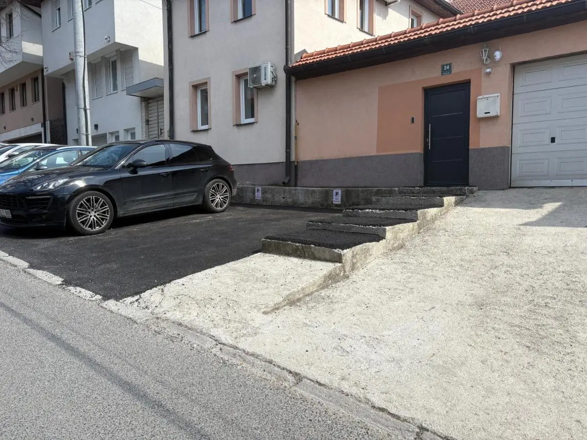 Apartment Irma free parking old town near Bascarsija