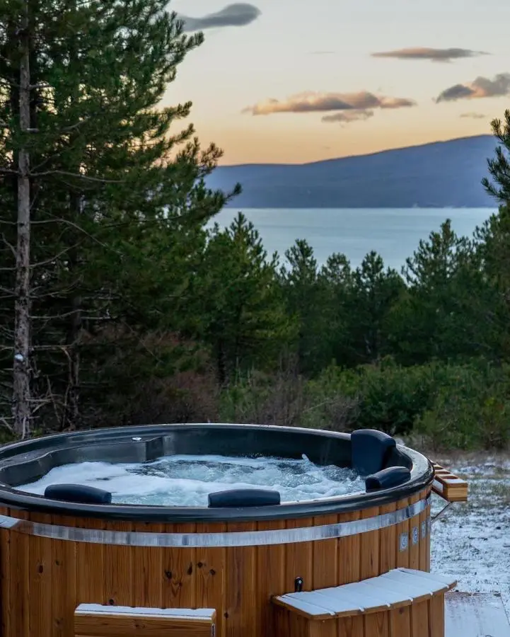 Continental Adventure Resort - Mountain Escape & Glamping