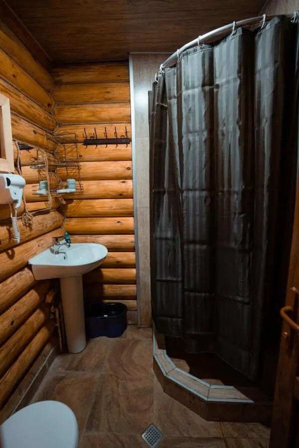 Kingswood Cabins Borjomi