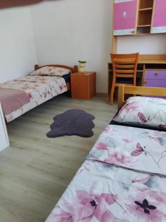 Hiža Guesthouse