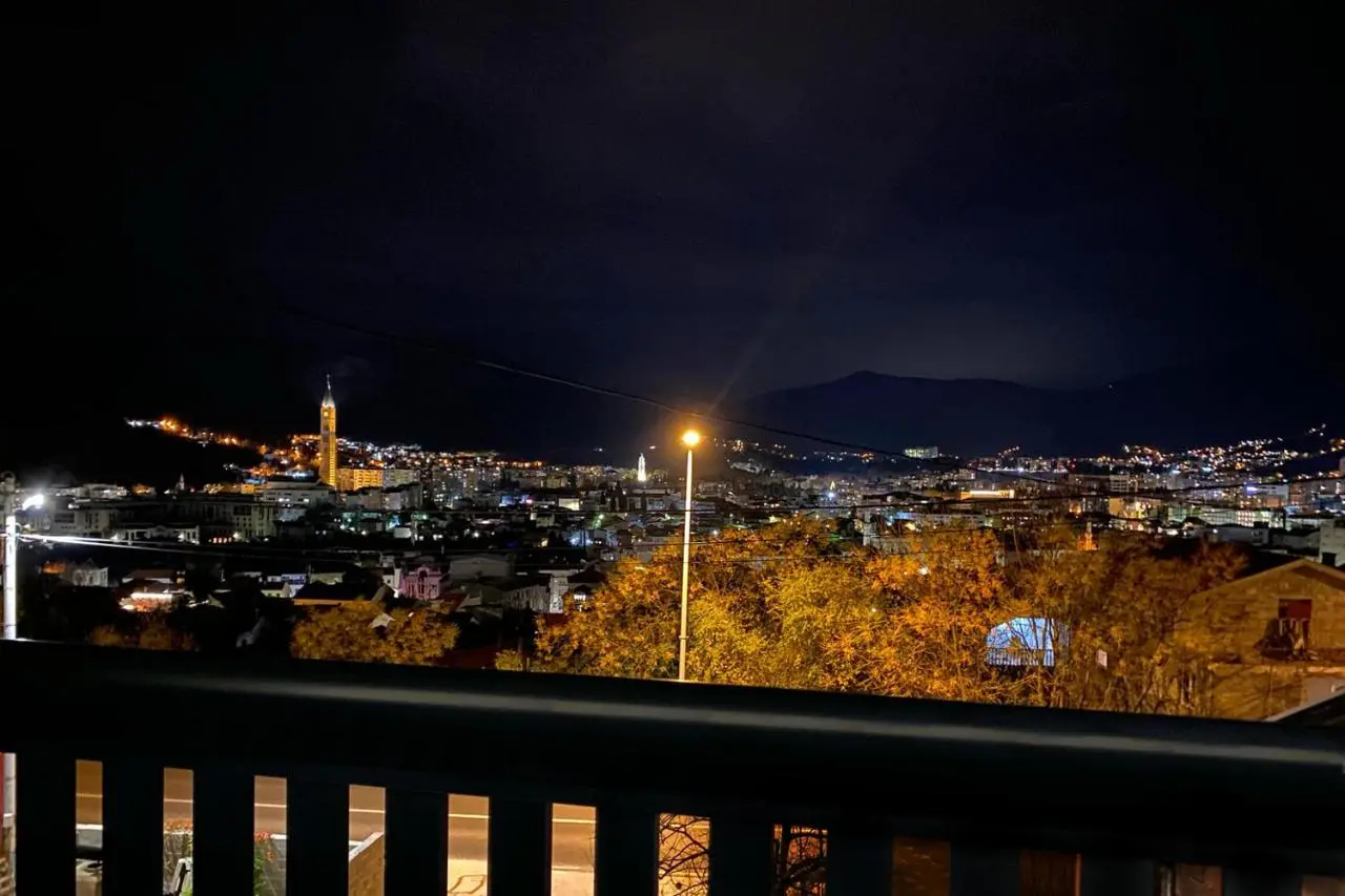 Farah Apartment