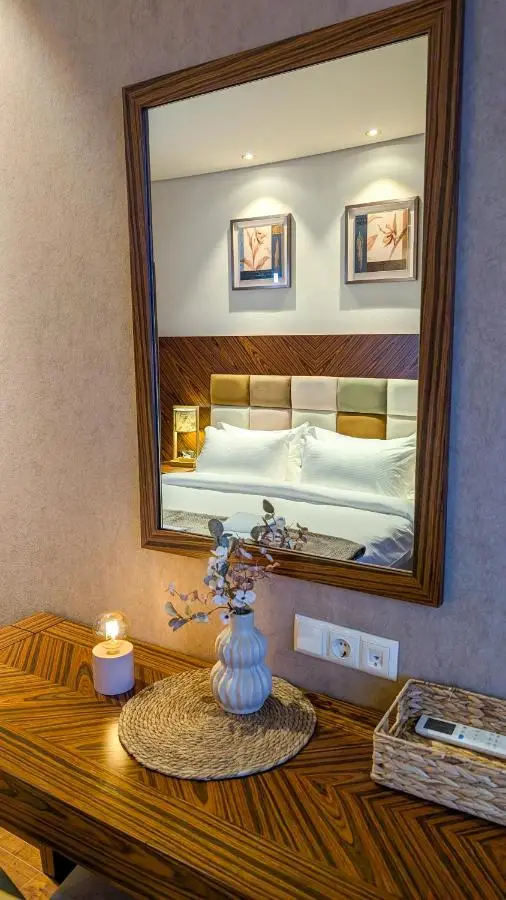 Luxury Dreamland Oasis Apartments