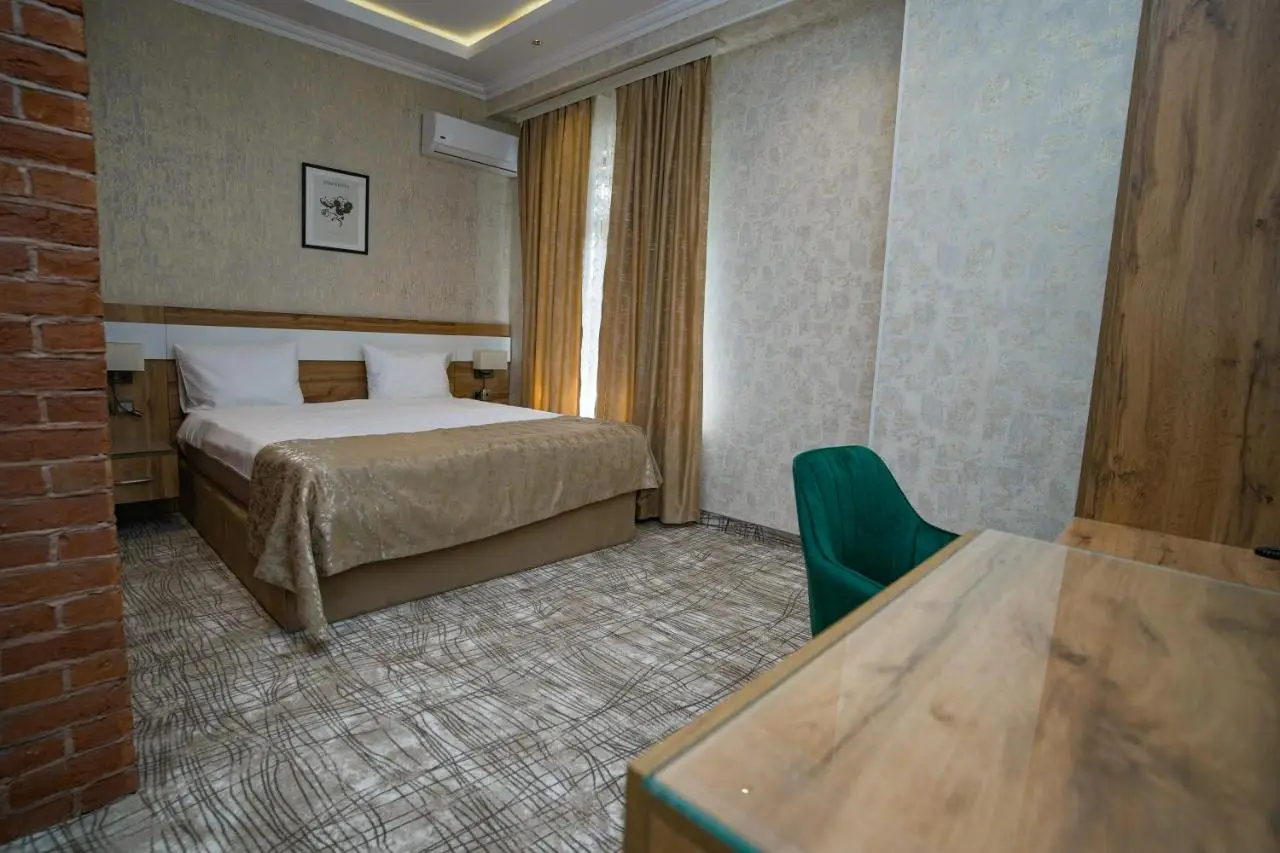 LakeSide Hotel & Spa