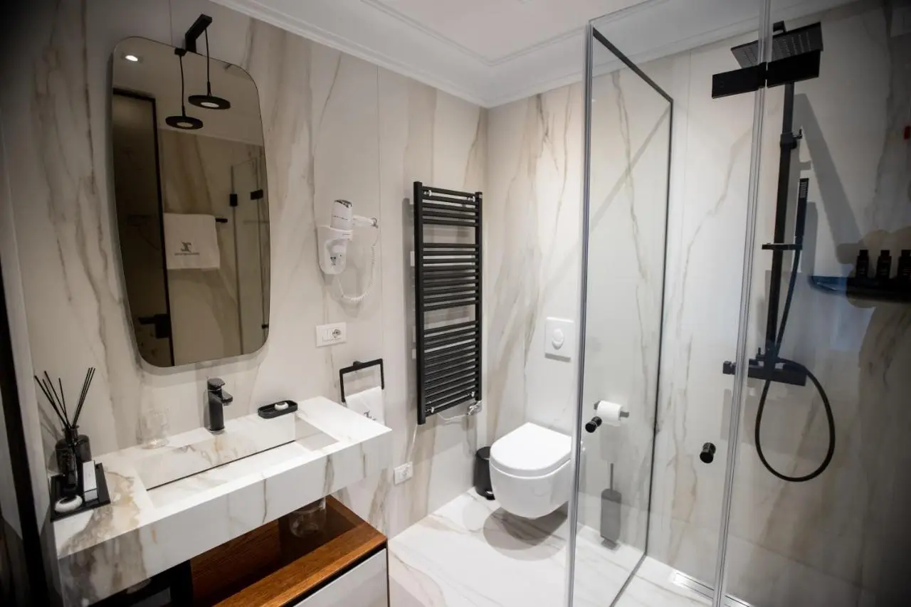 Seven Luxury Suites