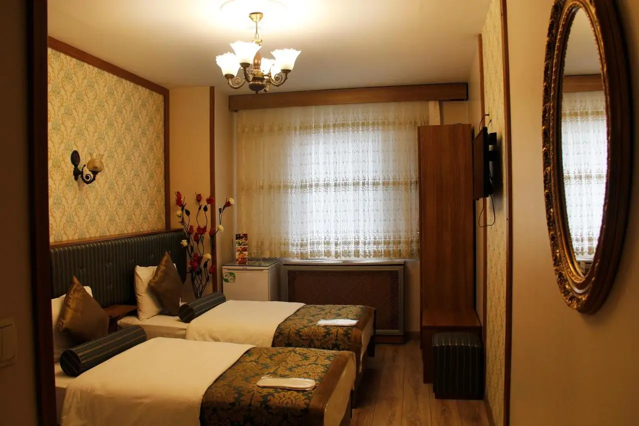 GROSS HOTEL