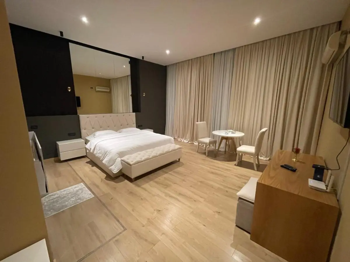 Luxury Jacuzzi Suite- Astir,Tirana
