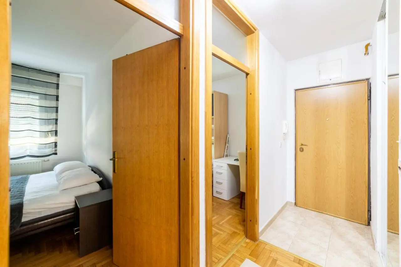 CityCenter Cekalusa Two bedroom Apartment with garden
