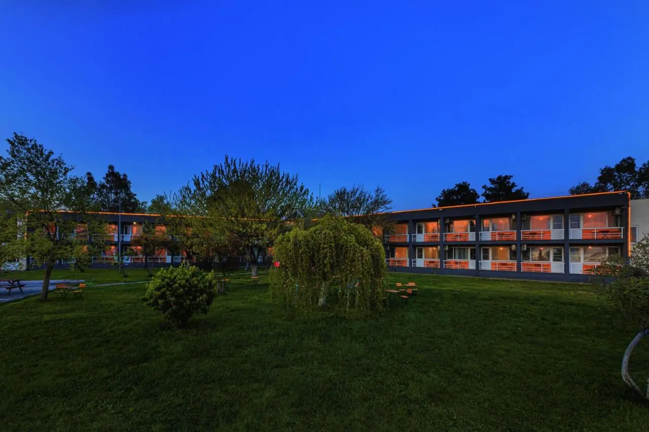 KİRAZ BEACH OTEL