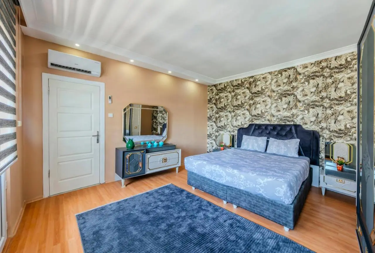 Palas Apartments