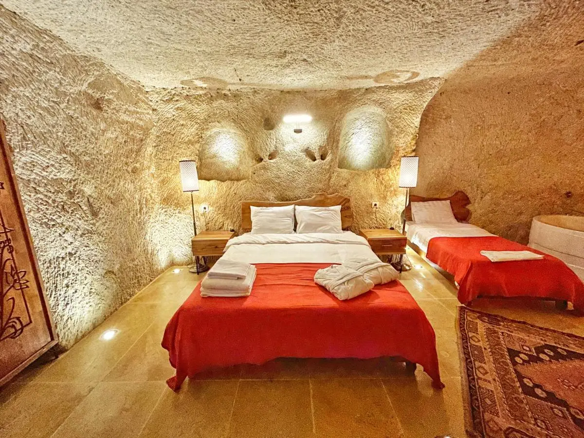 Asma Altı Cave
