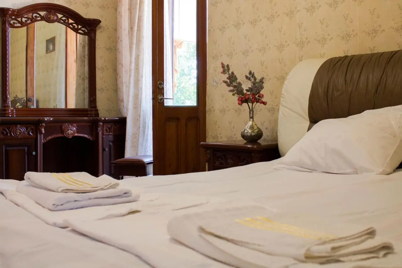 Nino's Guest House