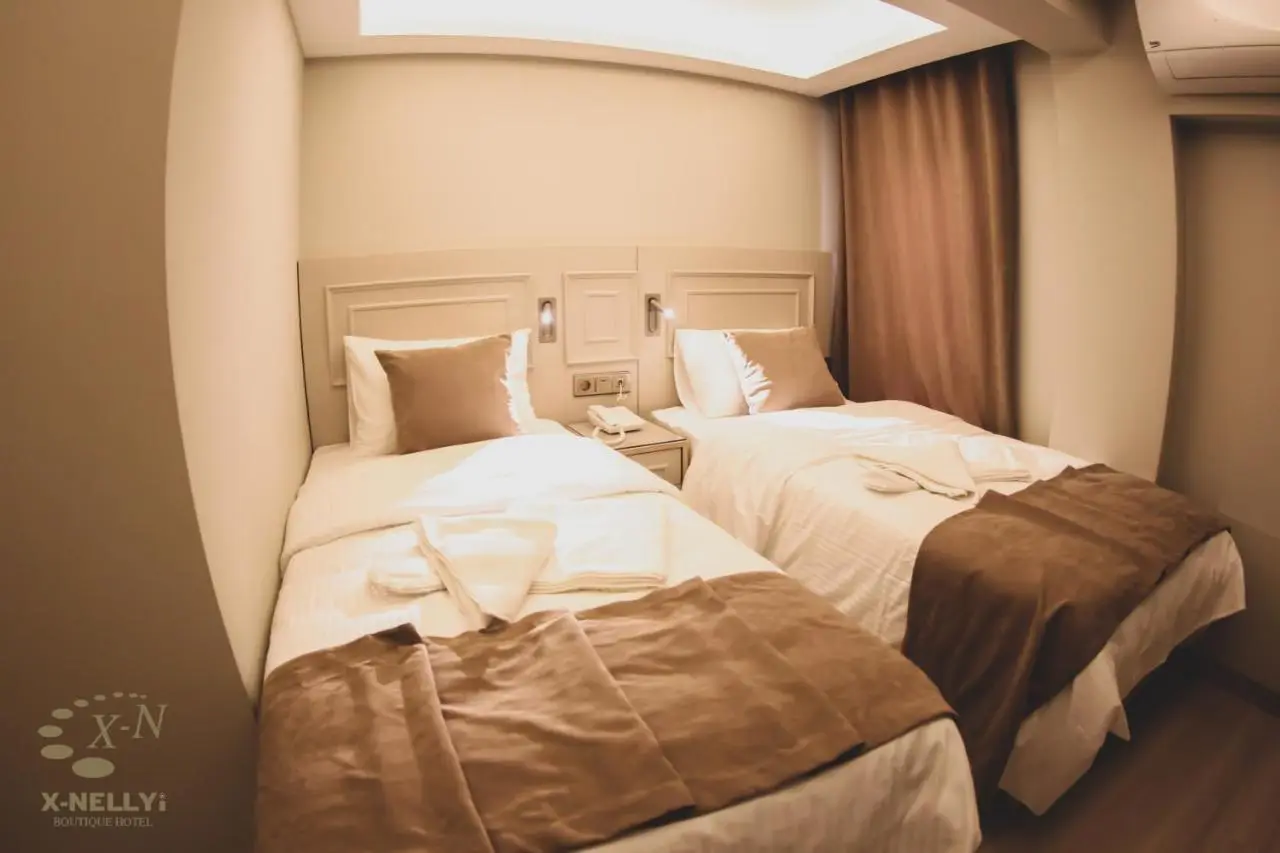 X-NELLYİ HOTEL