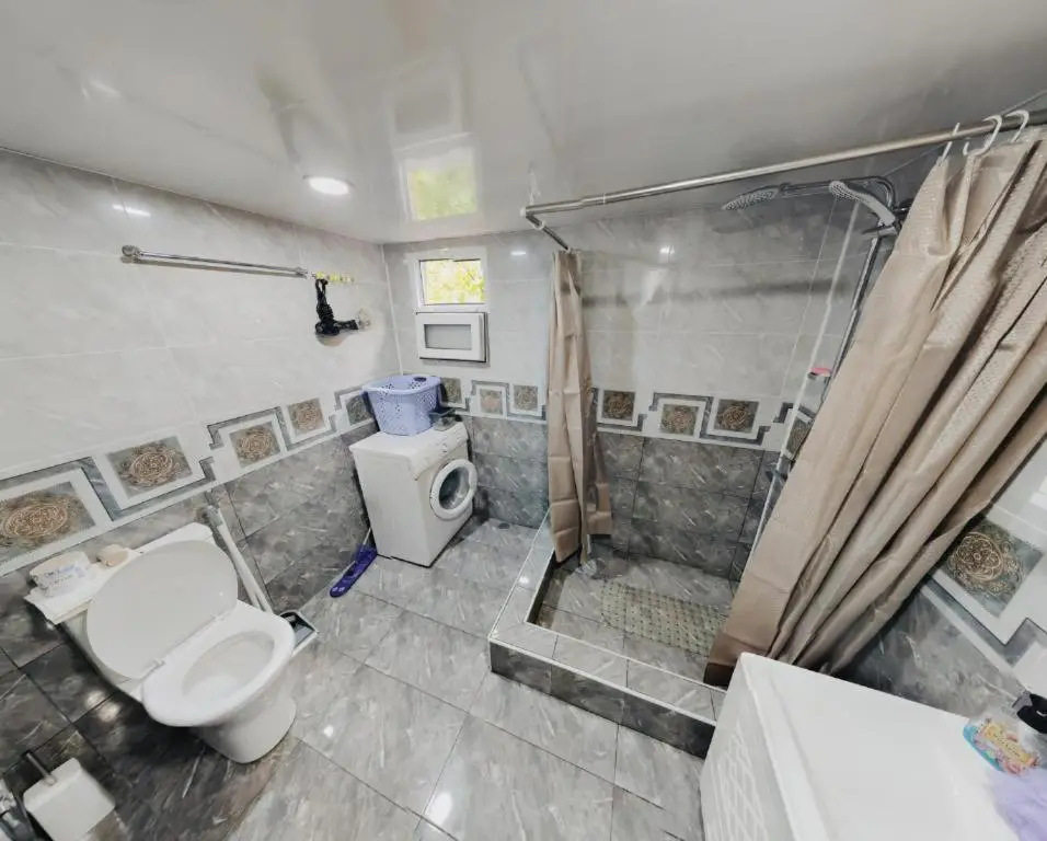 Iveri House