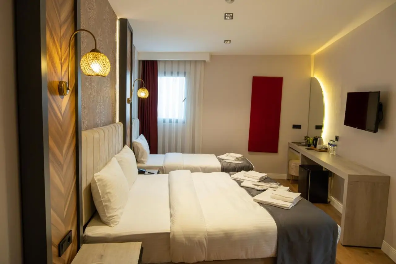 Linda Port Hotel