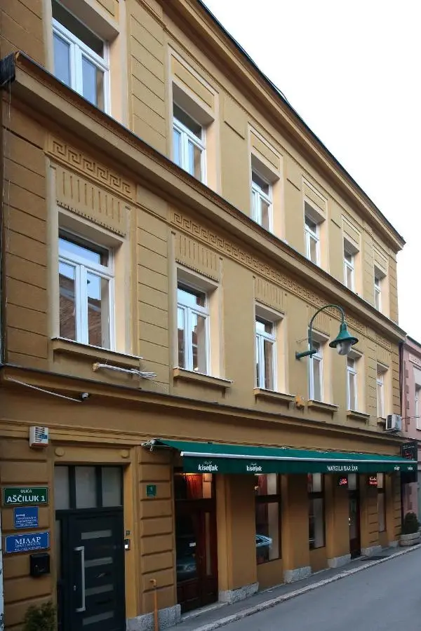 Miaap Apartments