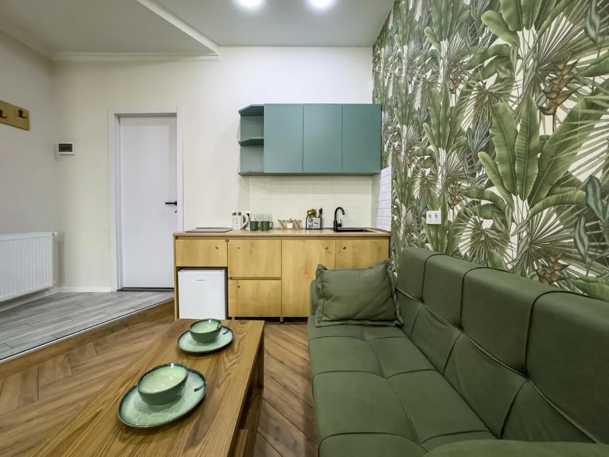 Shirin And Cozy Apartment With Jacuzzi Balcony