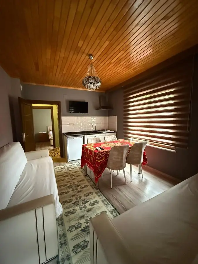 Tree Rose Suite