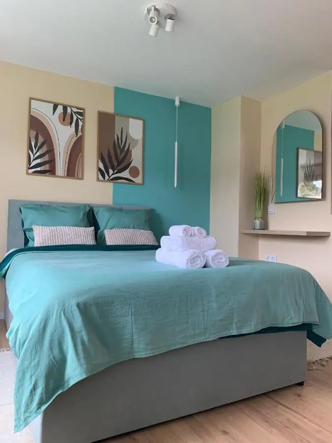 Lovely Studio Apartment Green