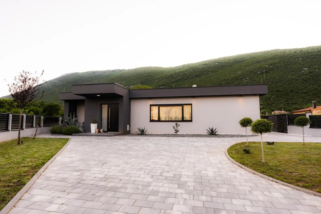 Villa TORO Velvet