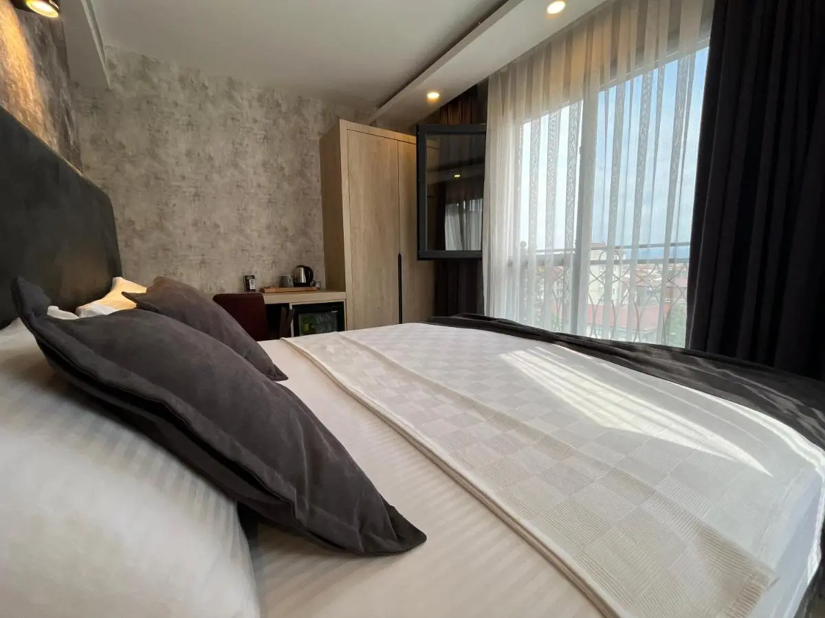 Avni Bey Otel
