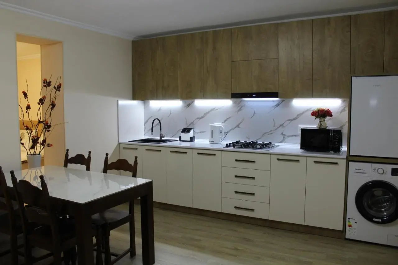 APARTMENT #27
