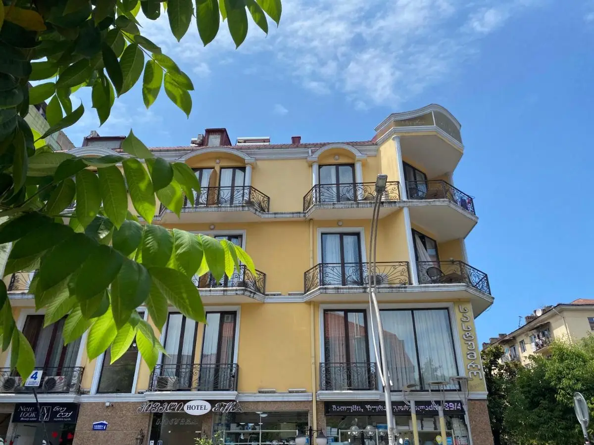 Eiffel Hotel